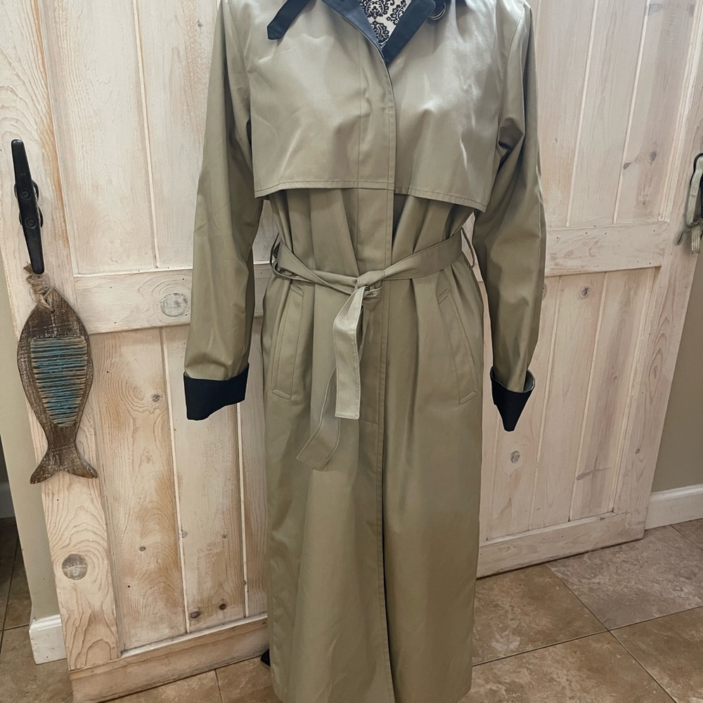 London Fog Thinsulate 3M Insulation Long Trench Coat Size 12 Tan Black W…